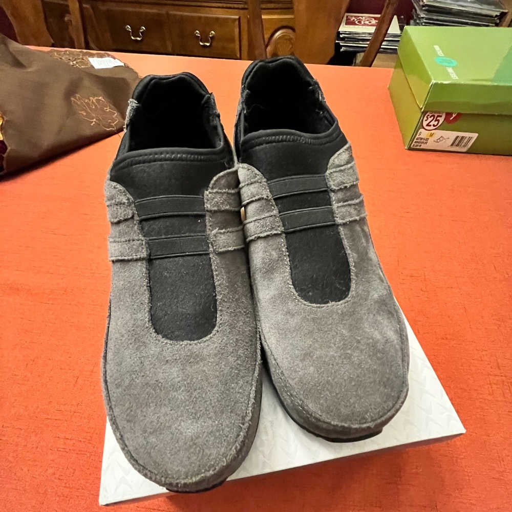 Aetrex Charcoal slip on shoes